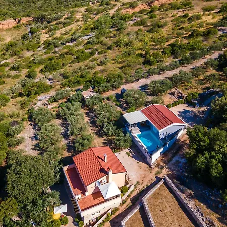 Lavanda Villa Desne