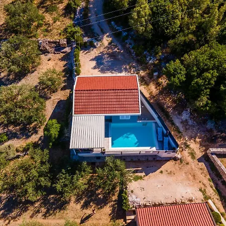 Lavanda Villa Desne