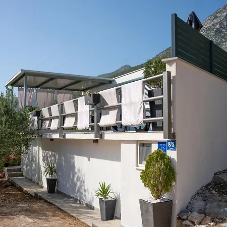 Lavanda Villa Desne