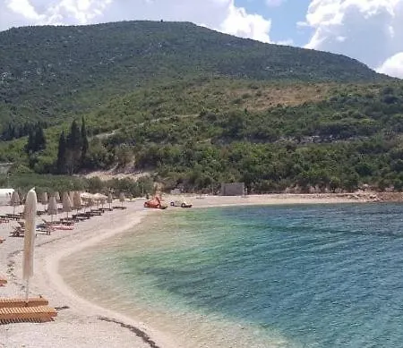 Lavanda Villa Desne